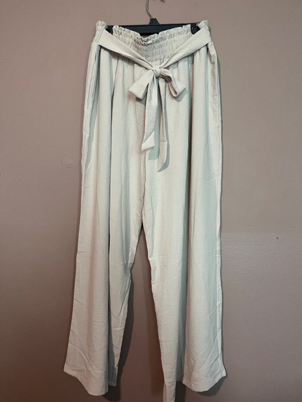 Cream Colored Wide Legged 2X Pants A528